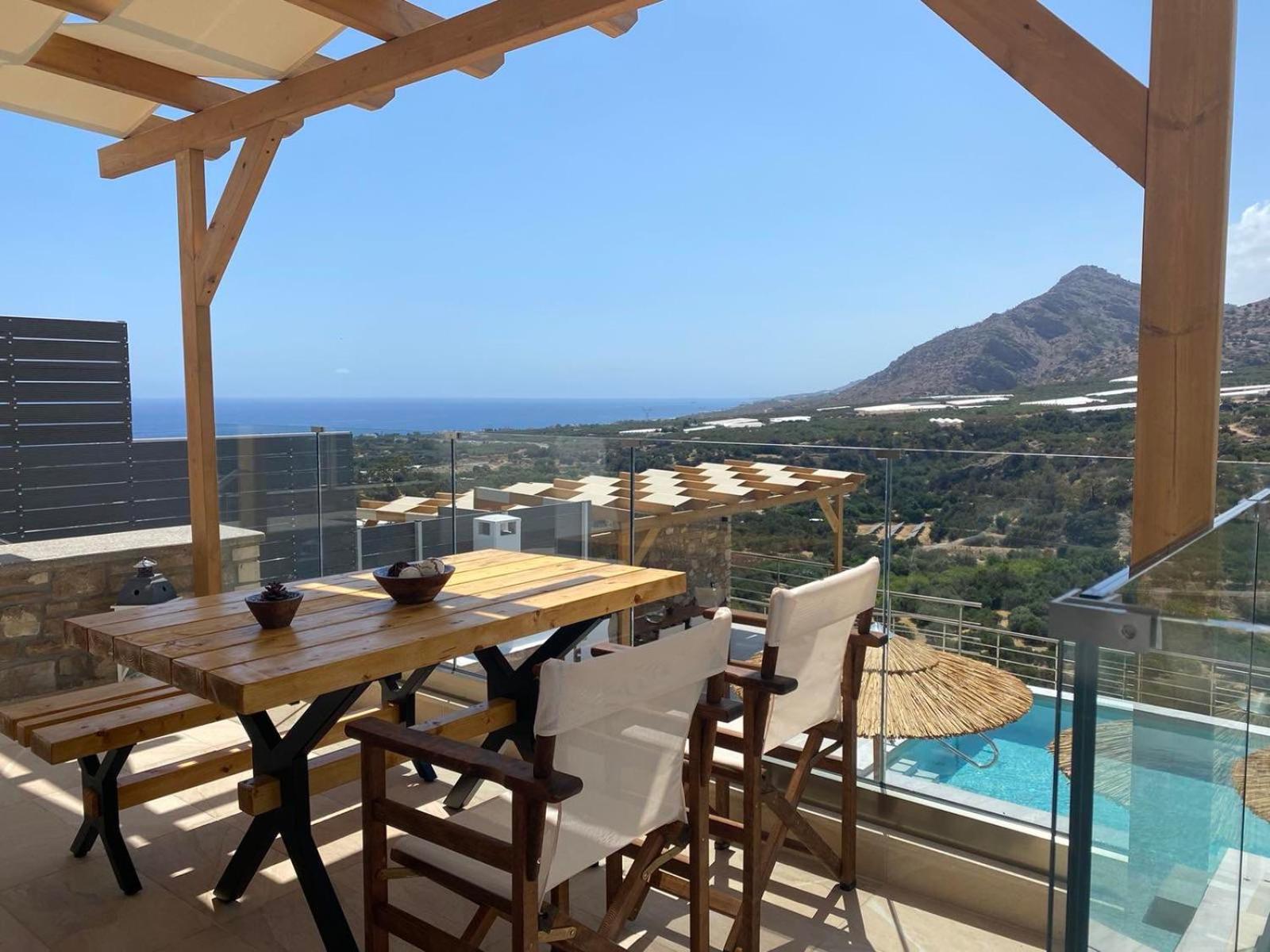 Mediterranean View Villa Makrýgialos Eksteriør billede