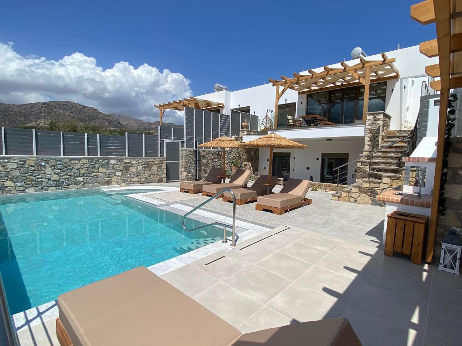 Mediterranean View Villa Makrýgialos Eksteriør billede