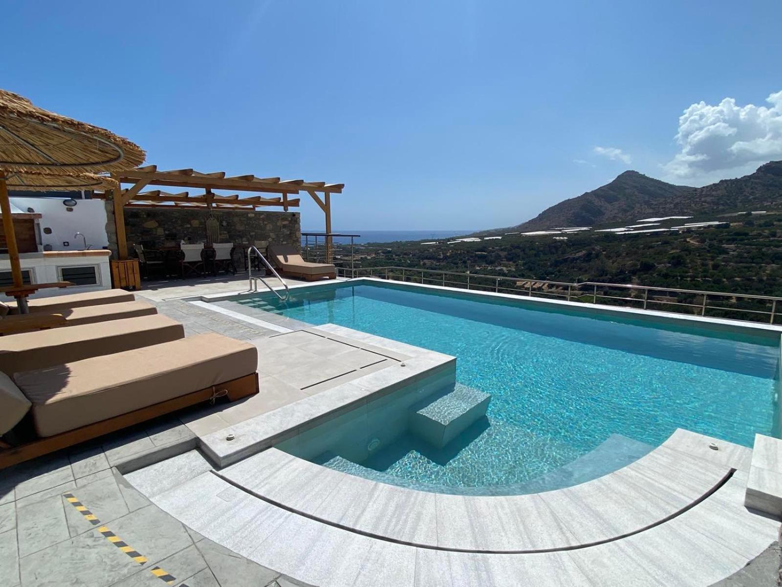 Mediterranean View Villa Makrýgialos Eksteriør billede
