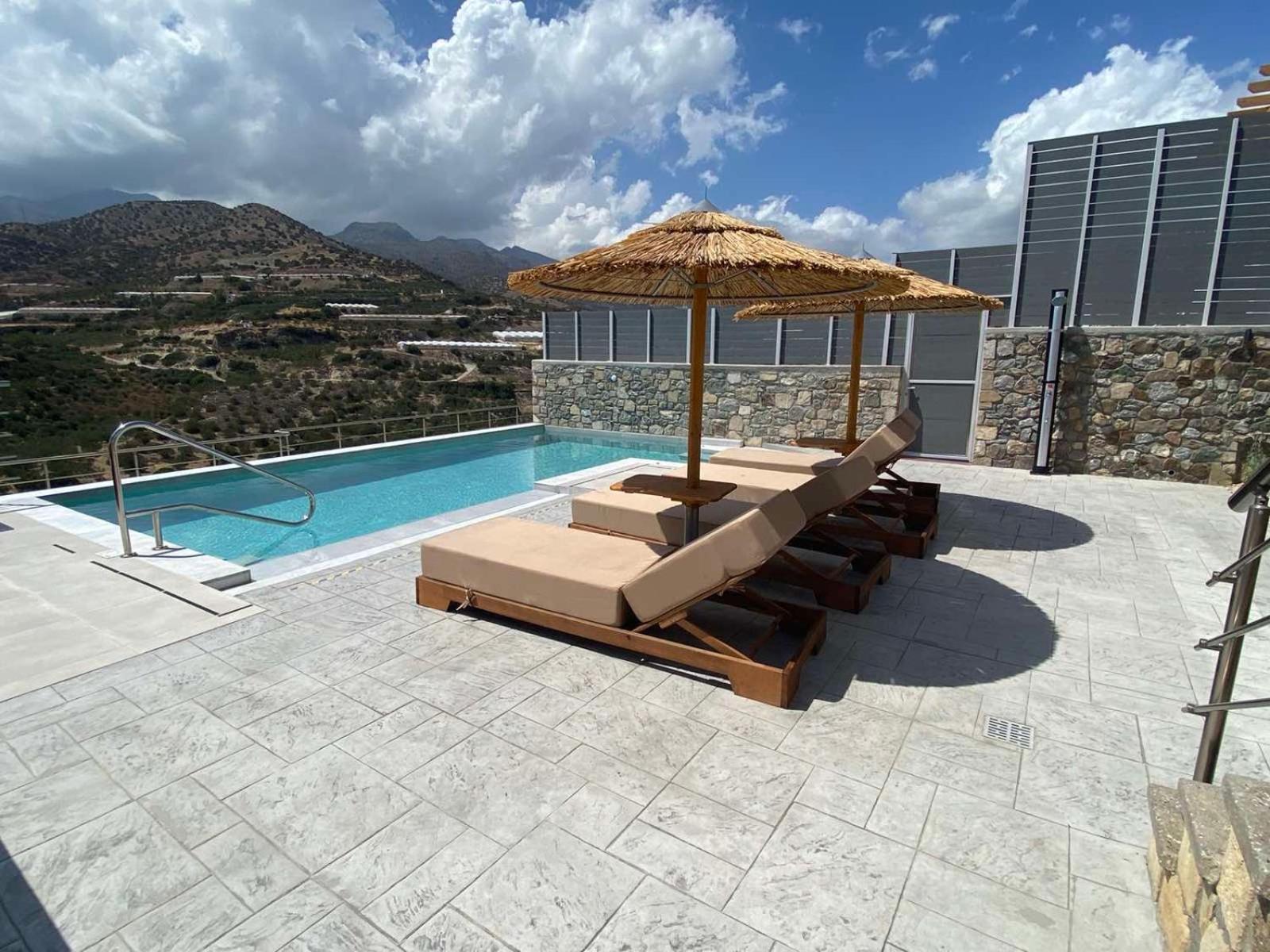 Mediterranean View Villa Makrýgialos Eksteriør billede