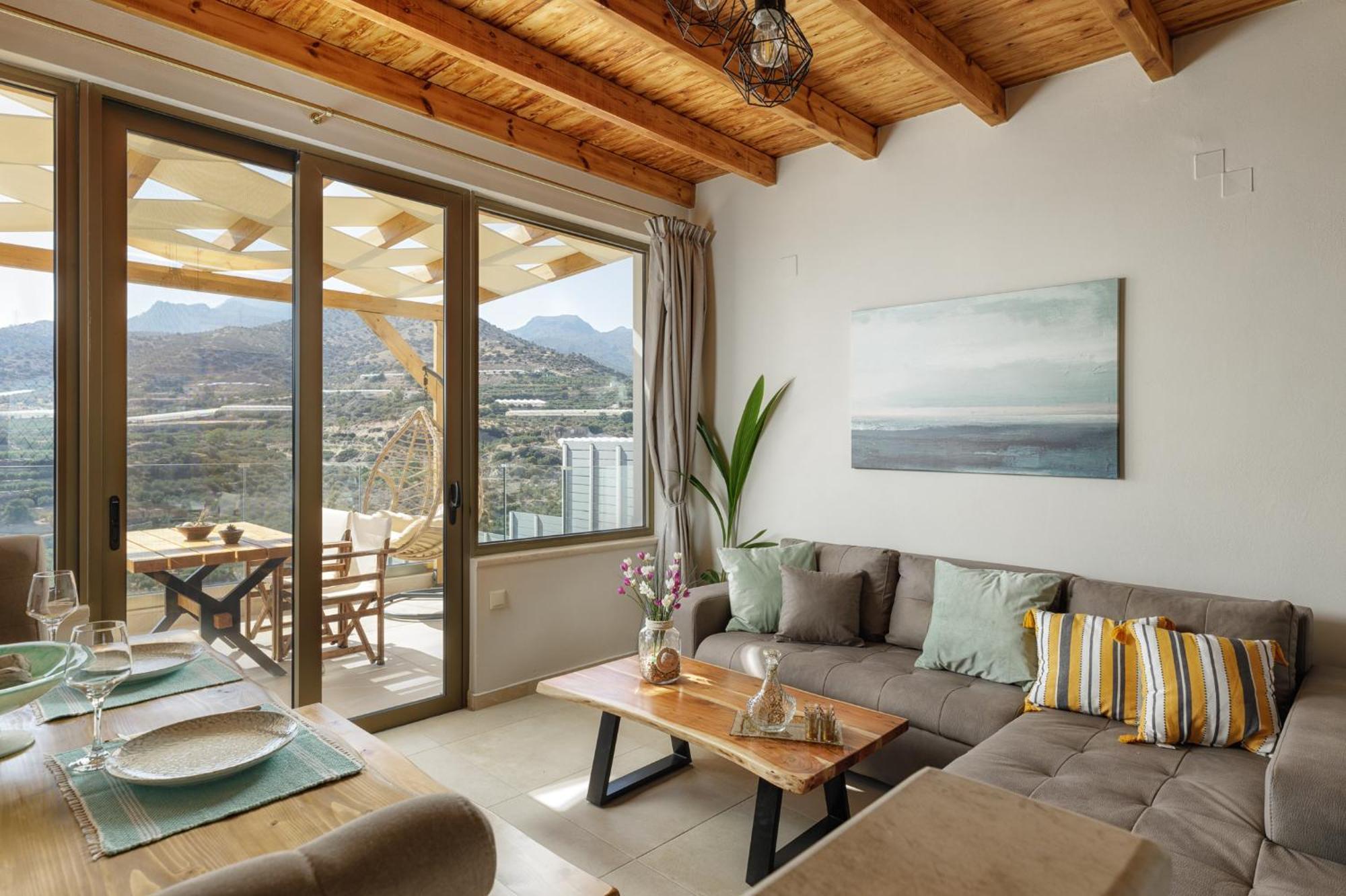 Mediterranean View Villa Makrýgialos Eksteriør billede