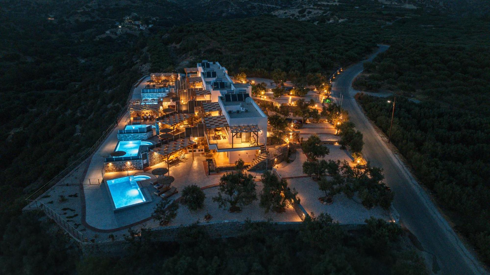 Mediterranean View Villa Makrýgialos Eksteriør billede